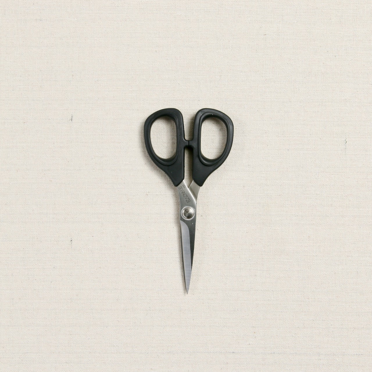 Kai 5.5 Embroidery Scissors - The Confident Stitch