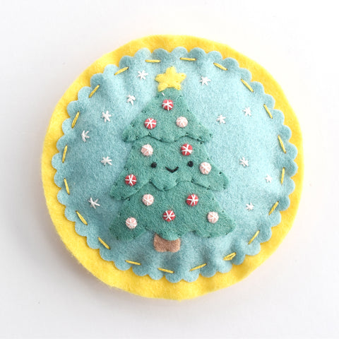 Classic Christmas Felt Ornaments, Wild Olive – Benzie Design